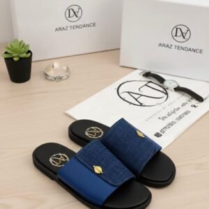 : découvrez notre nouvelle collection de sandales en cuir pour homme 🔥 Des sandales qui allient élégance, confort et solidité, idéales pour toutes les occasions. 👡 Cuir de qualité supérieure ✔️ Finitions soignées 👣 Confort durable 🕴🏽 Style chic & moderne Parfaites pour le quotidien, le travail ou les sorties ✨ ✅9500fr